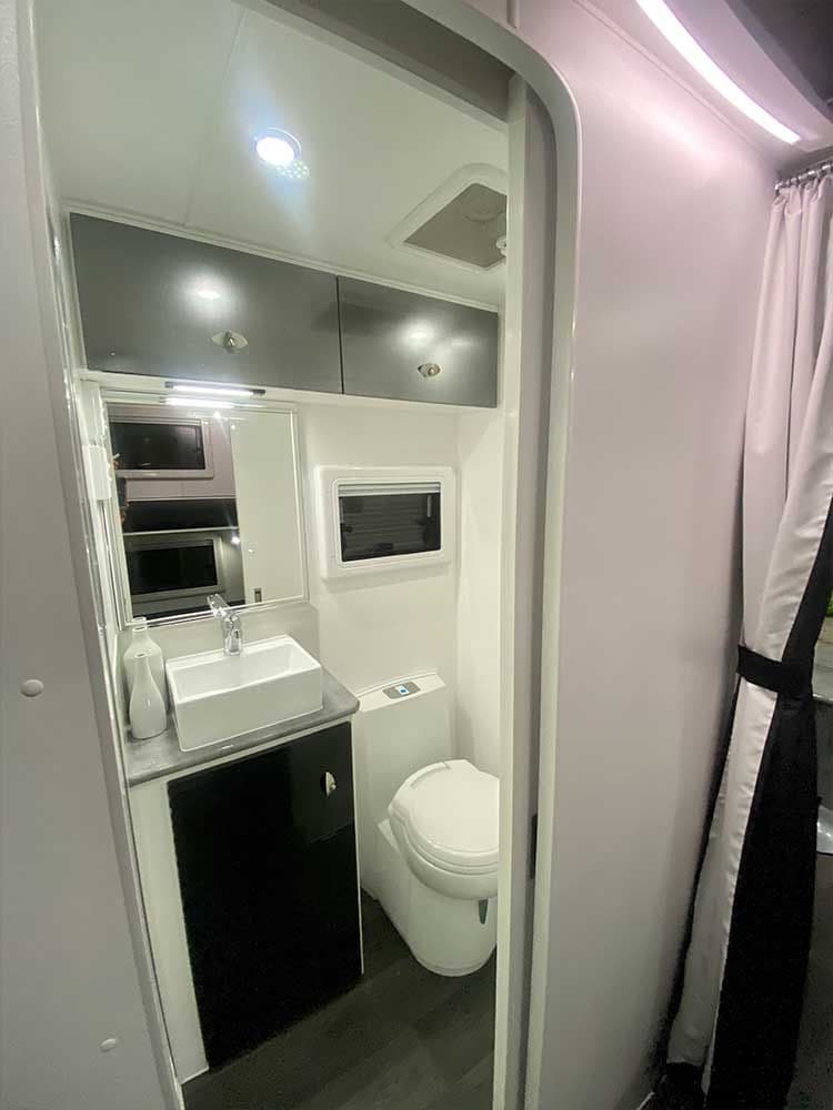 Classic — Ensuite — cassette toilet & vanity