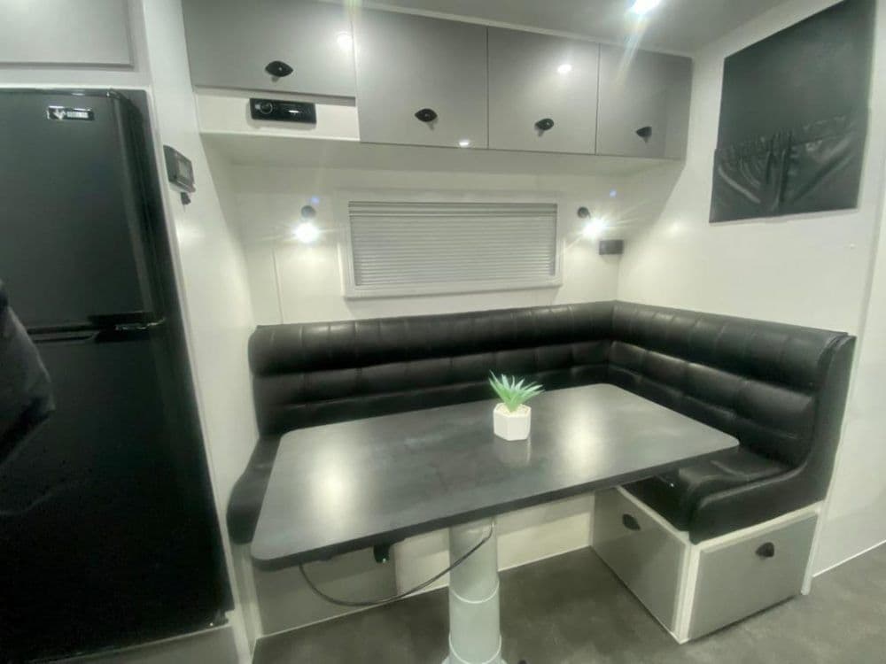 Glacier — L-shaped leather-look lounge