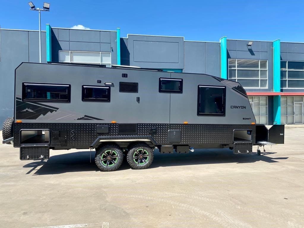 Summit — The Summit — 22 feet, twin axle