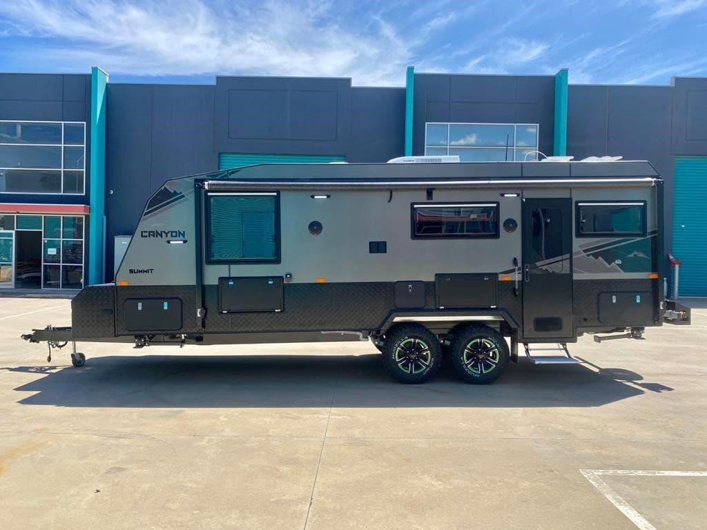 Summit — Silver scheme — full profile