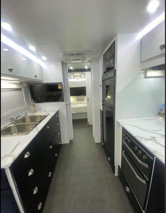 Summit — Galley — full oven, 199 L fridge