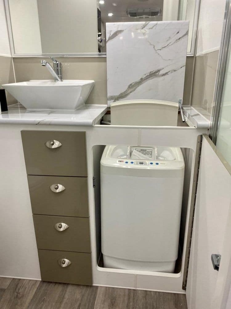 Valley — Top-loader washing machine, built in