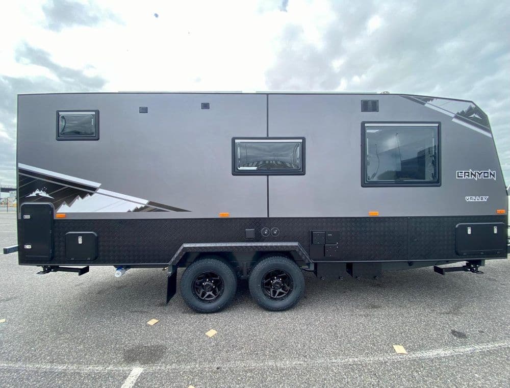 Valley — 20′6″ nose to bumper — side profile