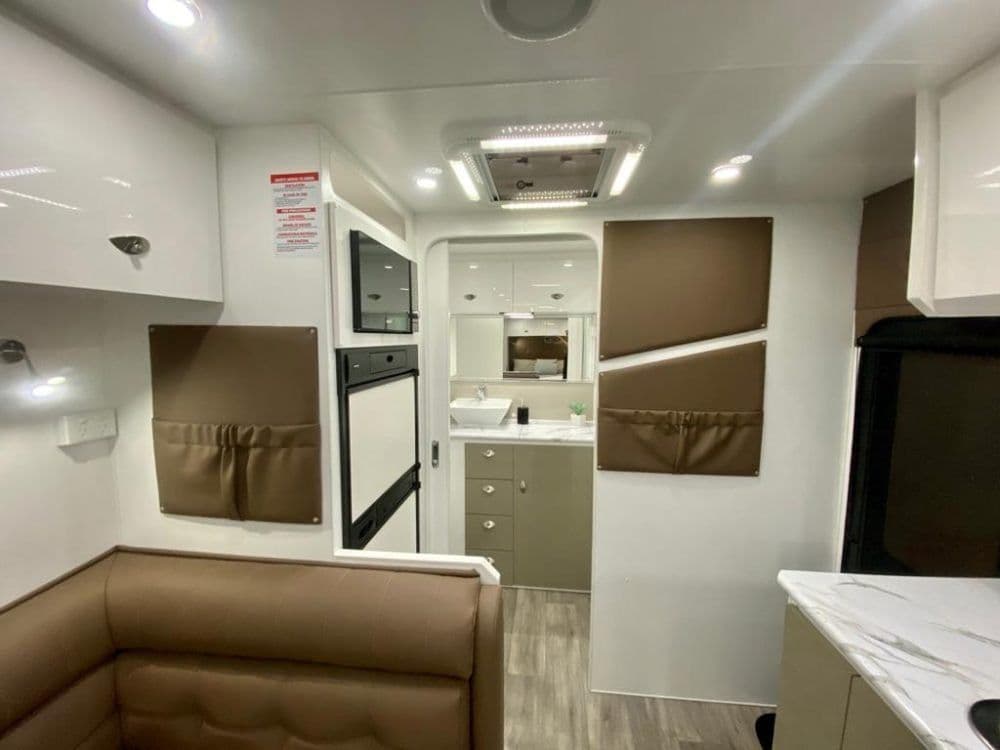 Valley — Through to the ensuite