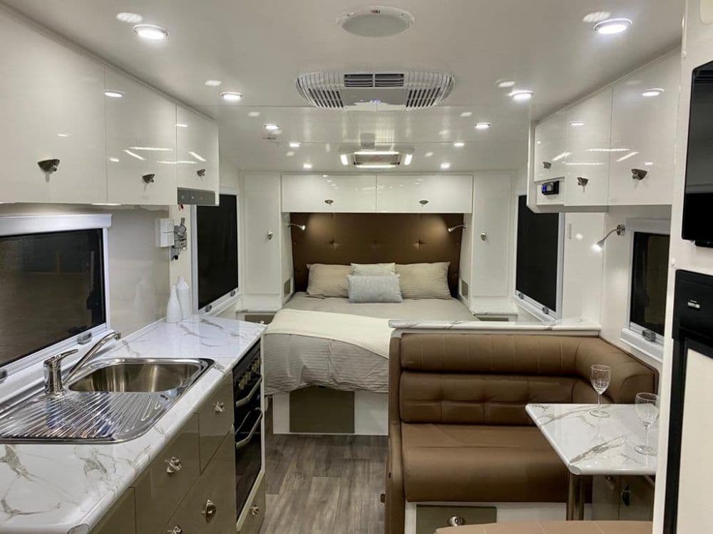 Valley — One clear line — kitchen, dinette, queen bed