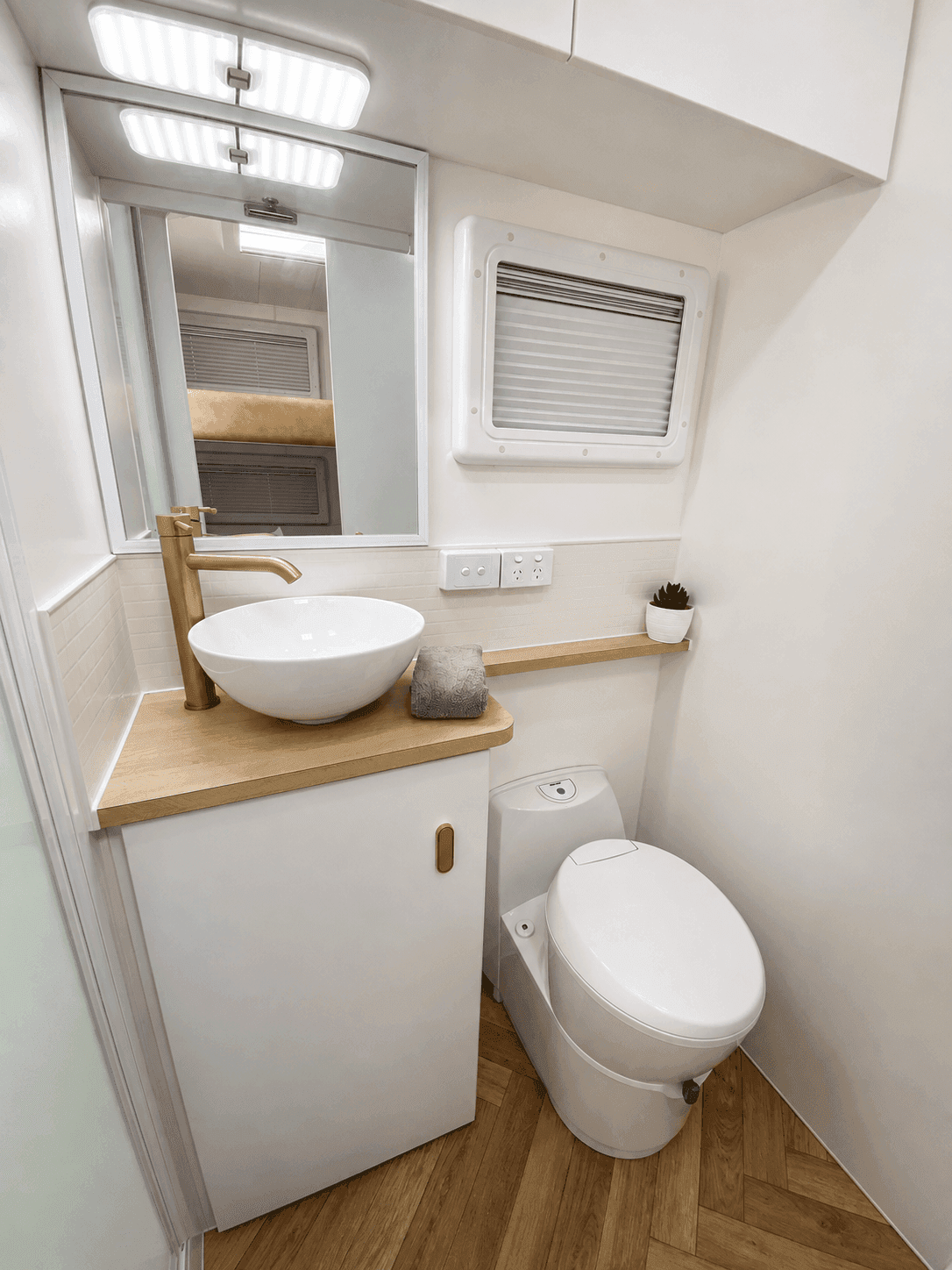 Classic Gold — ensuite with gold basin tap