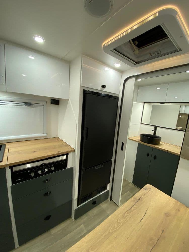 Viking — 171 L Thetford 3-way fridge/freezer