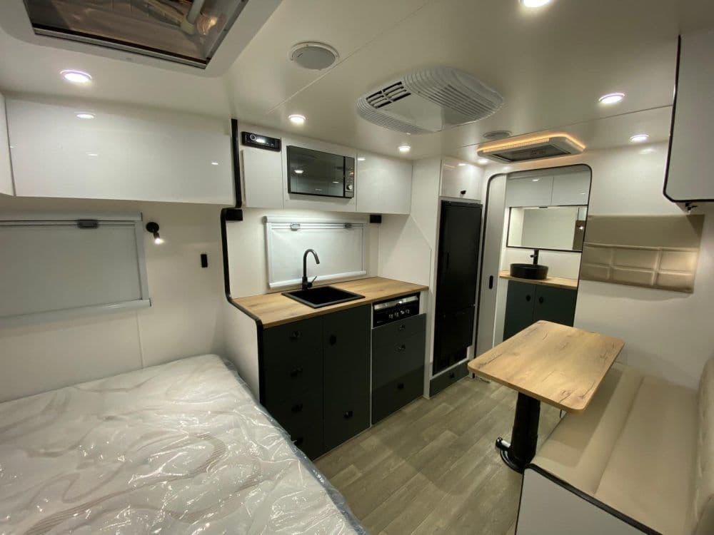 Viking — One clear line — bed, kitchen, dinette